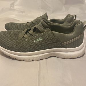 Ryka Whim Slip-on Sneakers, Women’s Size 6.5